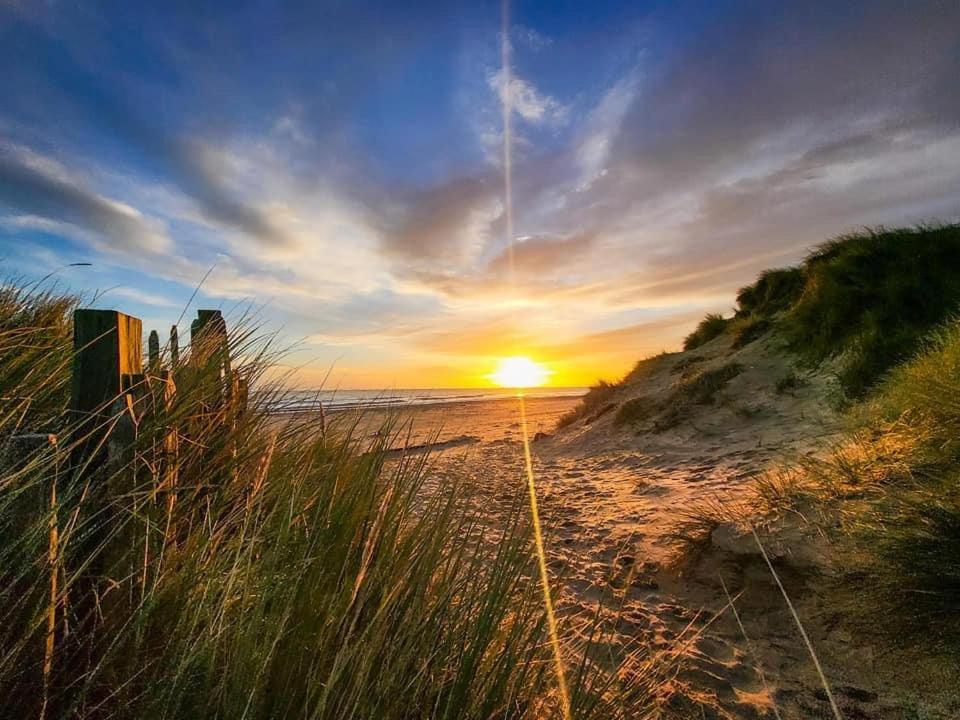 Holidayz, Chalet 58, Hemsby - Beautifully Presented Two Bed Chalet, Sleeps 4 With Free Wi-Fi Plus Pet Friendly Eksteriør billede